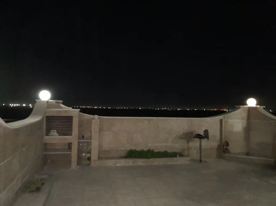 تصویر ۱ - آپارتمان پنت هایس با تراس بزرگ بدون مشرف و مزاحم آسا در  تهران