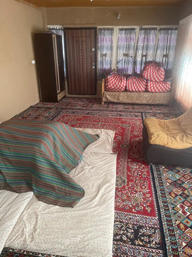 تصویر ۱ - اقامتگاه بومگردی رودخانه پی در طالقان
