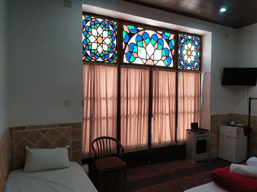 تصویر ۱ - اقامتگاه بوم‌گردی اتاق بهار نشین  عمارت بیگ  در  یزد