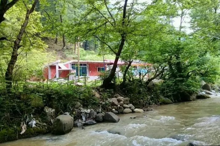 تصویر ۱ - ویلا  جنگلی کنار رودخانه  در  اسالم