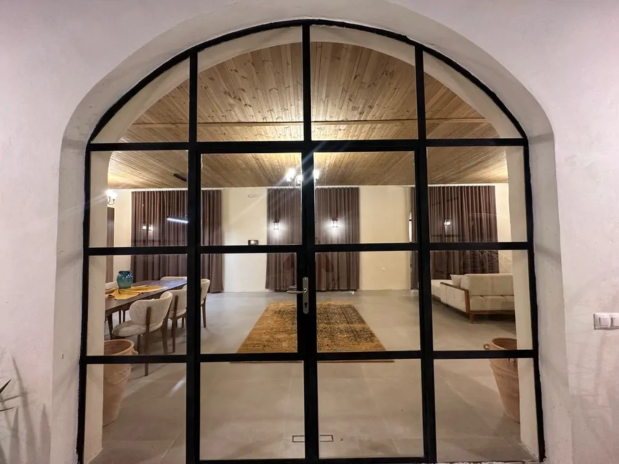 تصویر ۱ - ویلا نوساز لوکس مجهز استخردار تصفیه ۲۴ساعته تمام اتاق ها مستر در  قشم