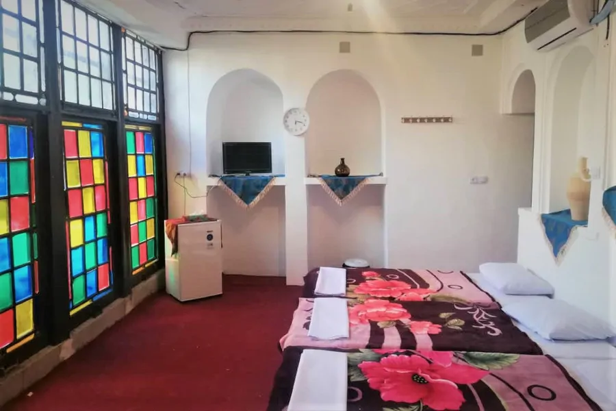 تصویر ۱ - اقامتگاه بوم‌گردی (۴ تخته ارسی دار رو به حوض) در  شیراز