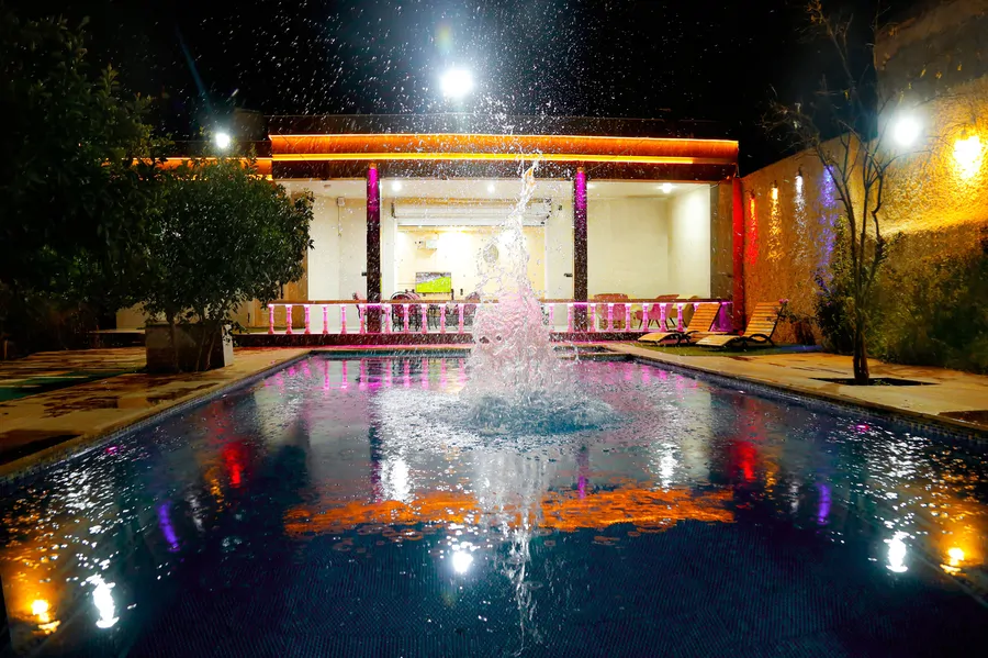 تصویر ۱ - ویلا استخردار آبگرم باغ رزگاردن با بیلیارد و فوتبالدستی در  دزفول