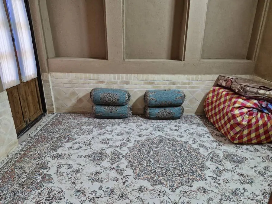 تصویر ۱ - اقامتگاه بوم‌گردی اقامتگاه روستایی درکنار آب انبار وحمام قدیمی ومسجدجامع در  اشکذر