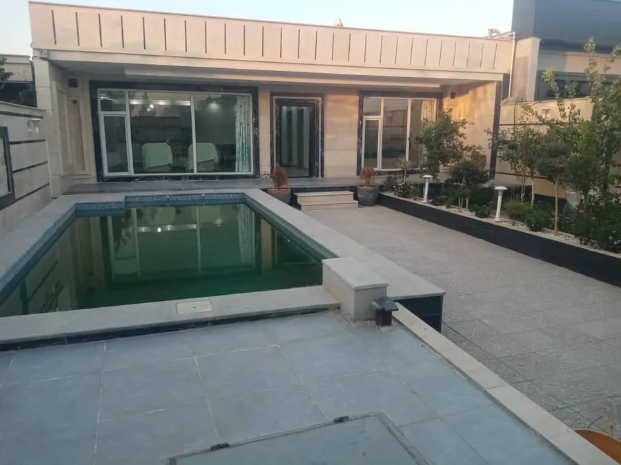 تصویر ۱ - ویلا لاکچری استخردار اب گرم کارن کوچولو در  چهارباغ