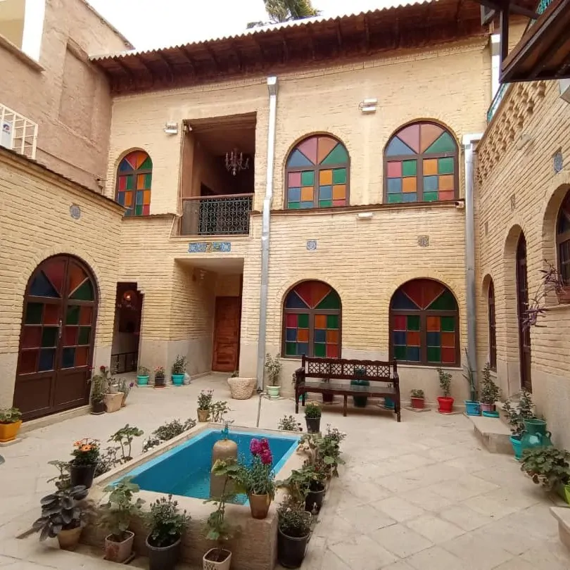 تصویر ۱ - هتل سنتی هتل سنتی یادمان در  شیراز
