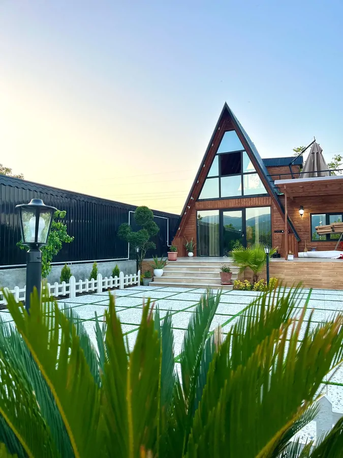 تصویر ۱ - کلبه سوئدی استخردار آبگرم در  بهشهر