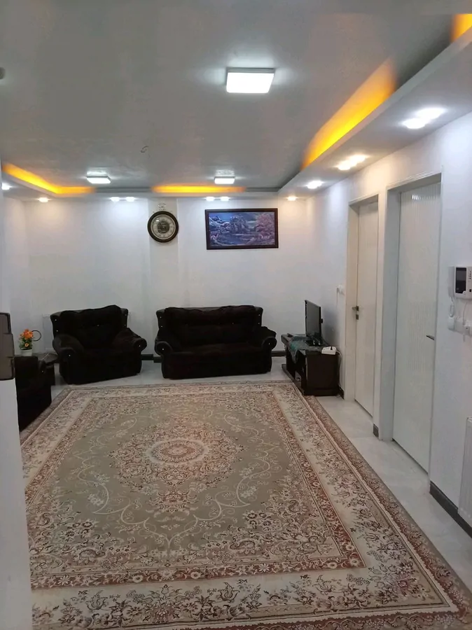 تصویر ۱ - آپارتمان نوساز و ایمن و تمیز در سمیرم