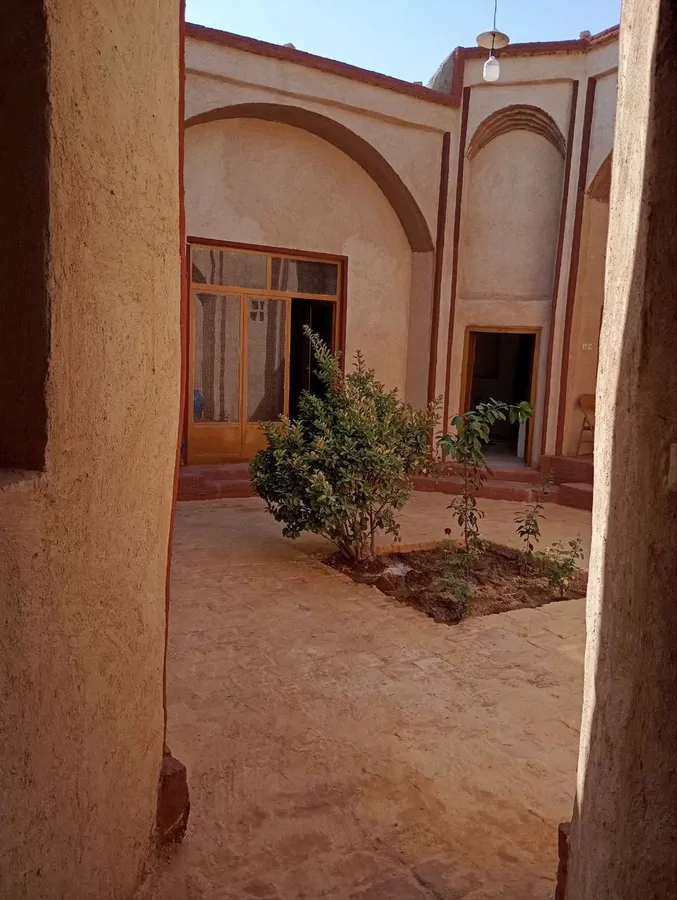 تصویر ۱ - خانه خانه دربست فروغ در  یزد