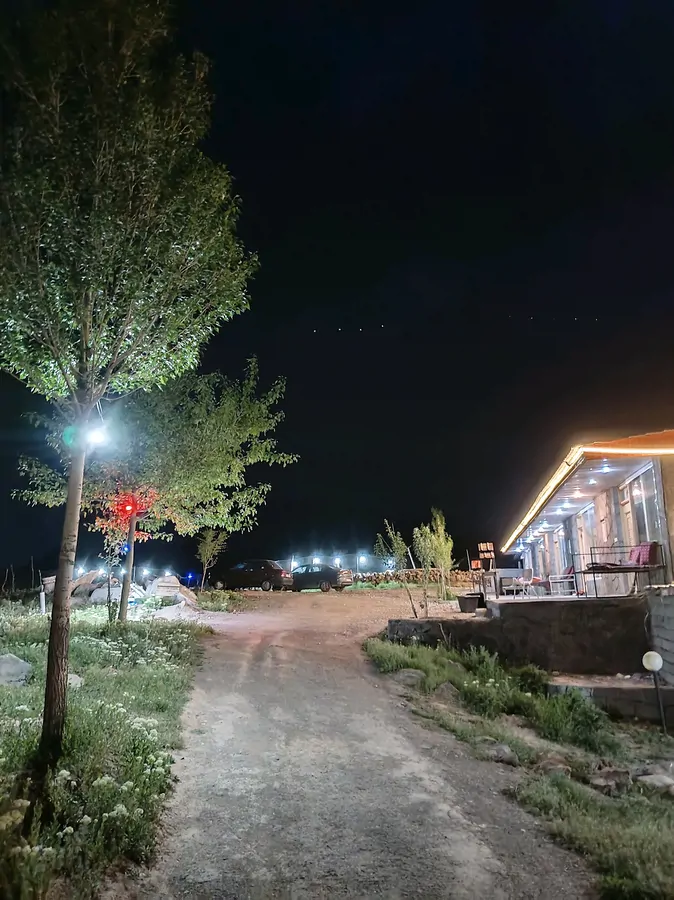 تصویر ۱ - اقامتگاه بومگردی اقامتگاه قله در پلور