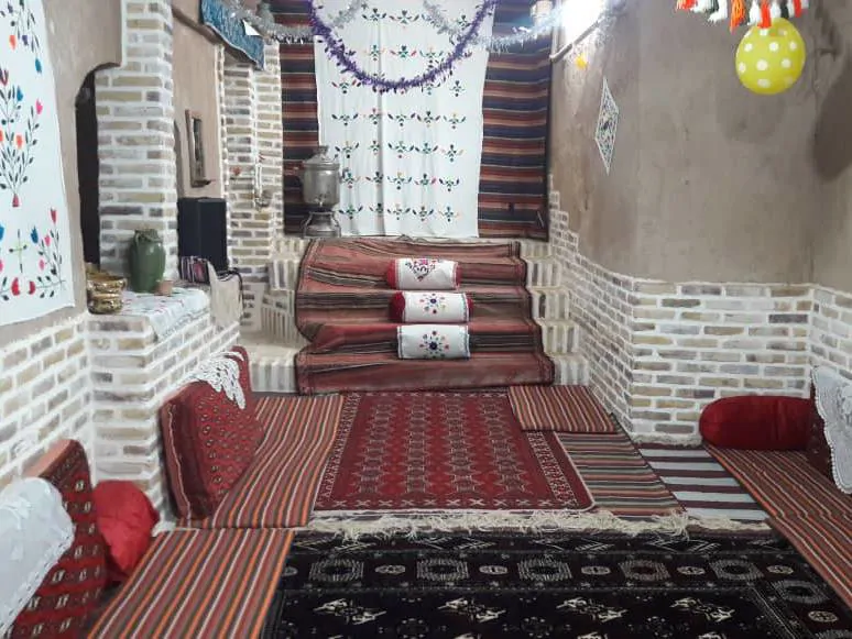 تصویر ۱ - اقامتگاه بوم‌گردی رمضان بیک(اتاق فردوسی) در  کاشمر