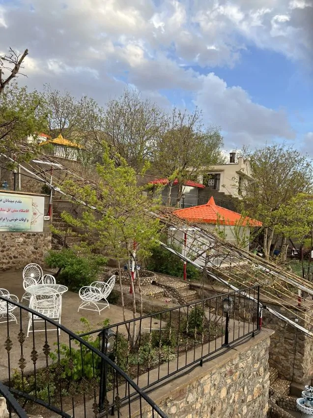 تصویر ۱ - خانه گل سنگ در مهدی شهر