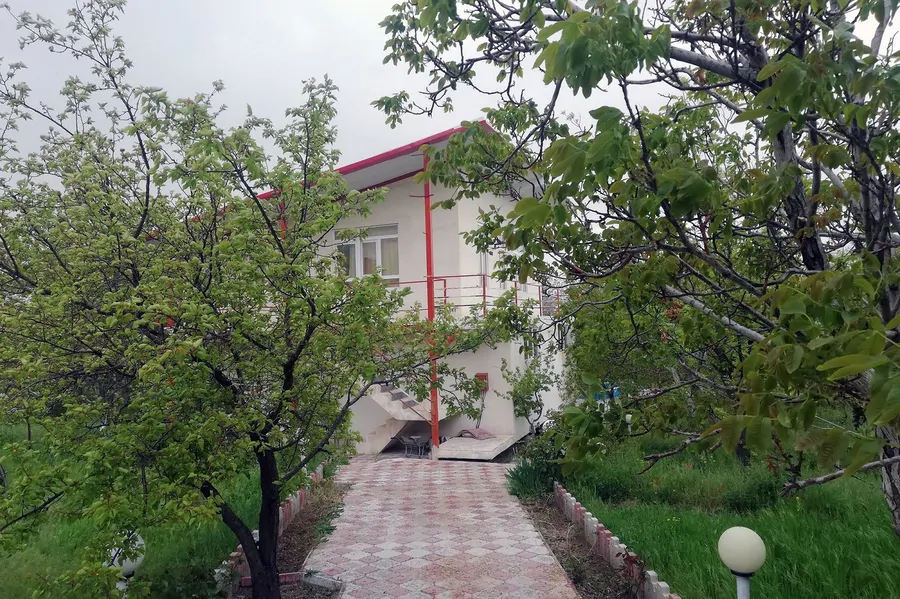 تصویر ۱ - ویلا باغ سبحان در  اسکو