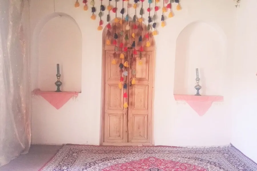 تصویر ۱ - اقامتگاه بوم‌گردی دلنوازان(اتاق20متری) در  همدان