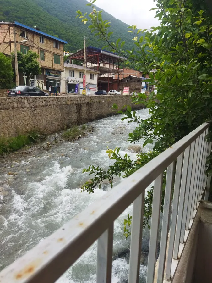 تصویر ۱ - ویلا ویلایی تمیزو زیبا در حنار رودخانه جنگل در  کلاردشت