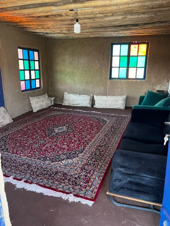 تصویر ۱ - کلبه کلبه چوبی کاه گلی جهان در کردان