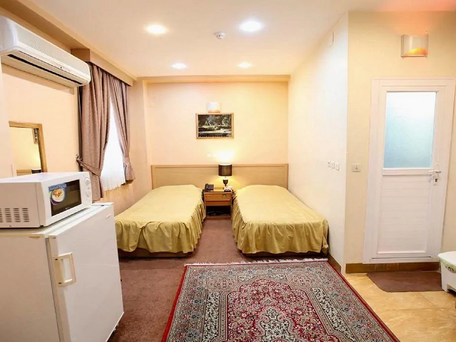 تصویر ۱ - هتل آپارتمان ساسان (سوئیت چهار نفره) در  شیراز