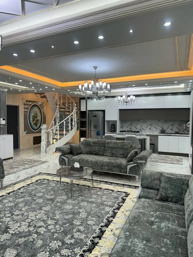 تصویر ۱ - آپارتمان واحد ۱۸۰متر دوبلکس جکوزی دار با ۷۰متر حیاط در  سرعین