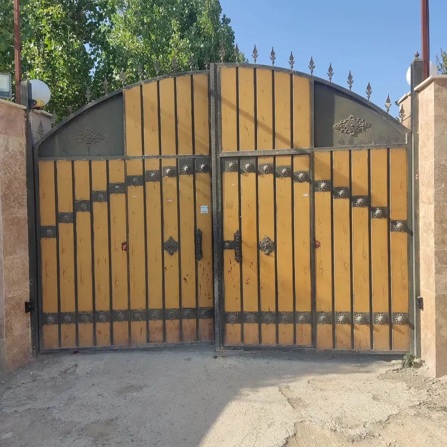 تصویر ۱ - ویلا ویلا استخر دار آبگرم شاهان در چهارباغ