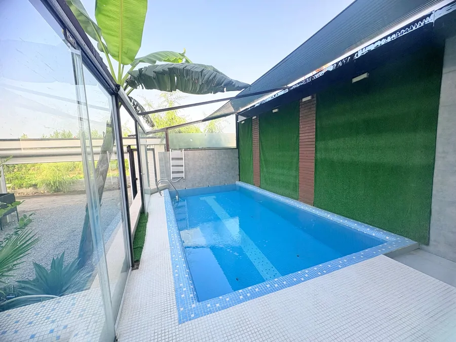 تصویر ۱ - ویلا استخردار آبگرم خانه شیشه ای در  سرخ رود