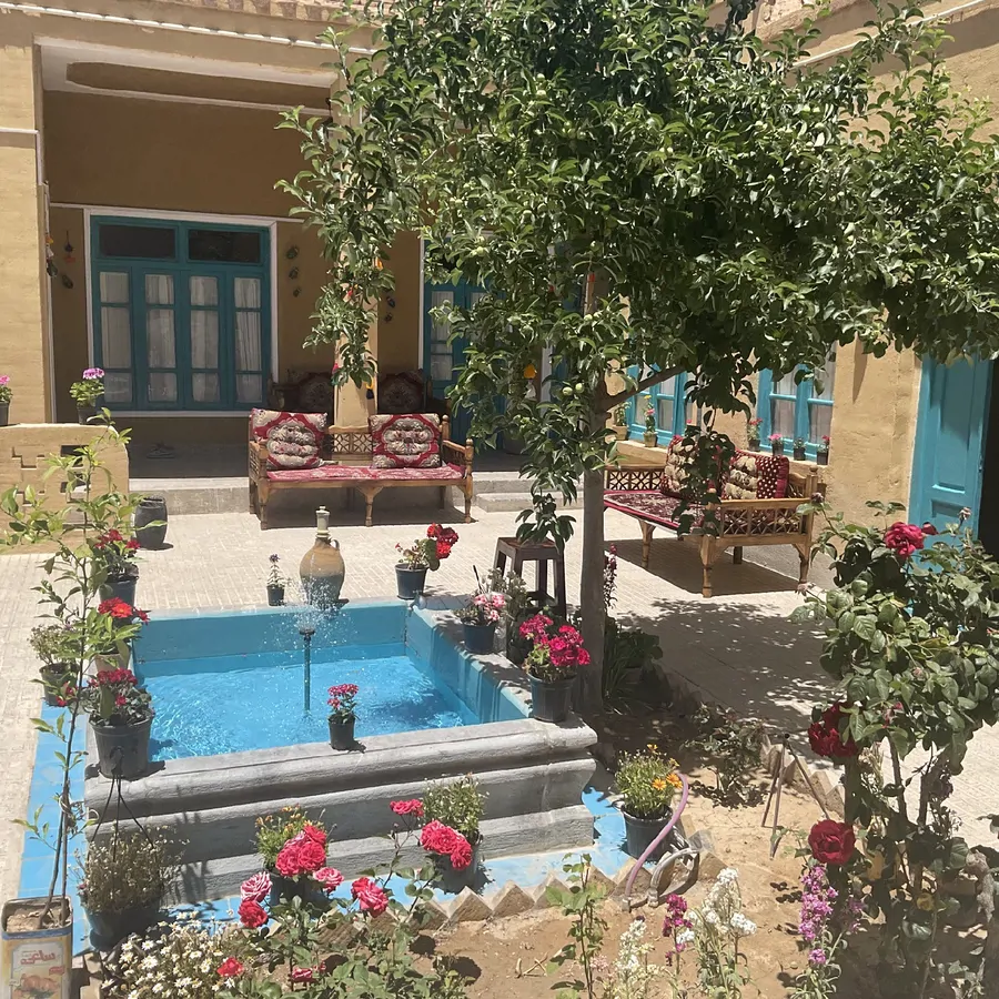 تصویر ۱ - هتل سنتی اقامتگاه سنتی سراچه مادرجون  در  آباده