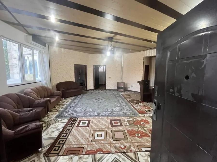 تصویر ۱ - ویلا سنتی چهل ایوان زاینده رود(طبقه همسطح رودخانه) در  سامان