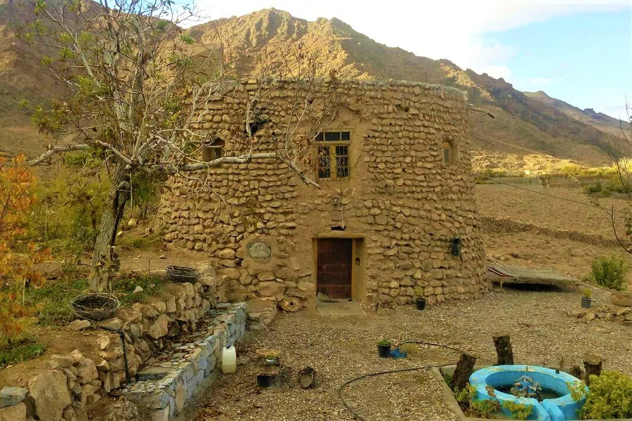 تصویر ۱ - اقامتگاه بوم‌گردی بید سوخته (قلعه سنگی ۲) در  یزد