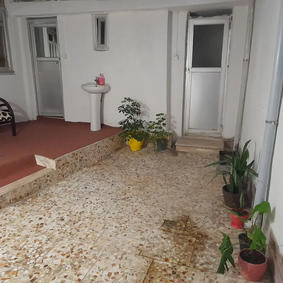 تصویر ۱ - سوییت اقامتگاه مادر حسنی  در  رشت