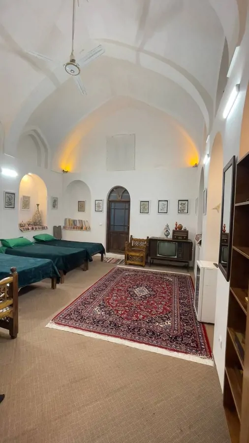 تصویر ۱ - هتل سنتی سمنانی ها (بادگیر) در سمنان