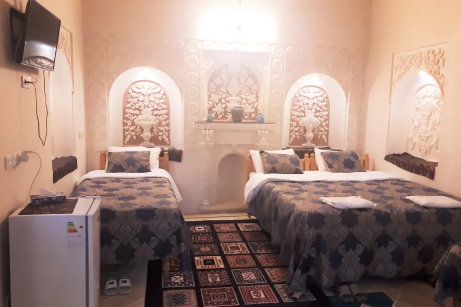 تصویر ۱ - هتل سنتی خادمی (اتاق 3 تخته) در  کاشان