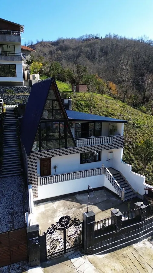 تصویر ۱ - ویلا جنگلی استخردار آبگرم لاوین  در  رامسر