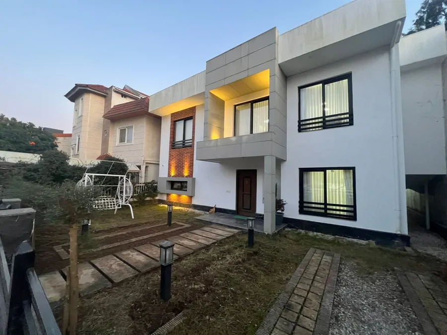 تصویر ۱ - ویلا سون با فوتبال دستی در بابلسر