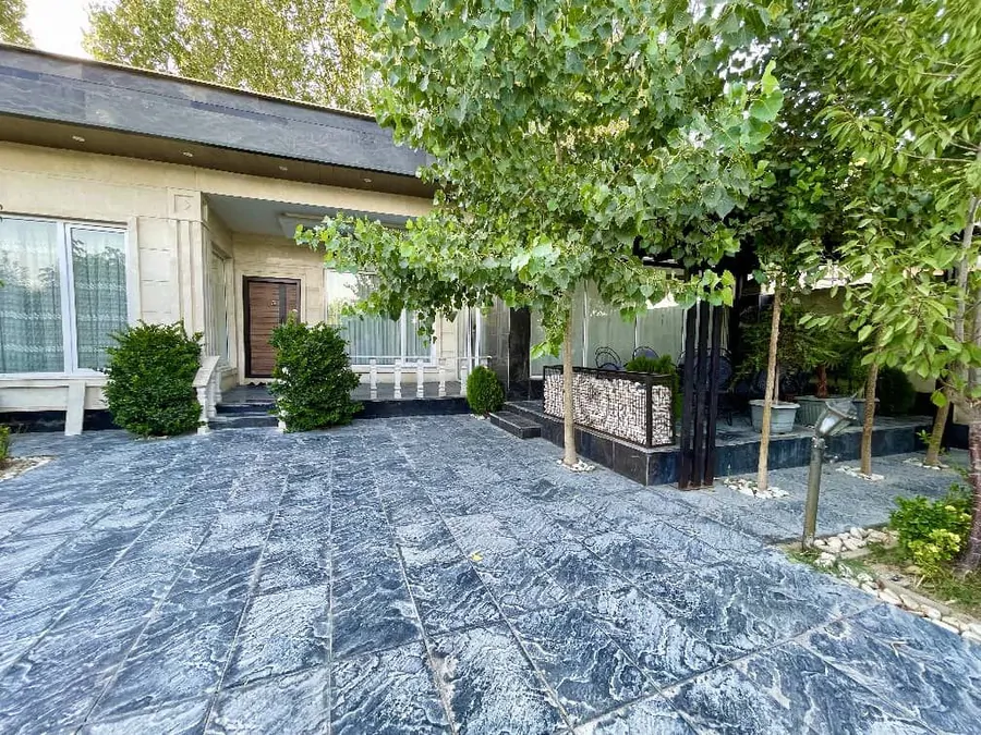 تصویر ۱ - ویلا استخردار آبگرم هیبا با جکوزی در چهارباغ