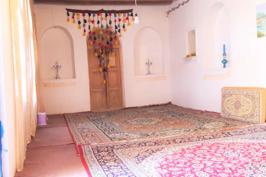 تصویر ۱ - اقامتگاه بوم‌گردی دلنوازان(اتاق40متری) در  همدان