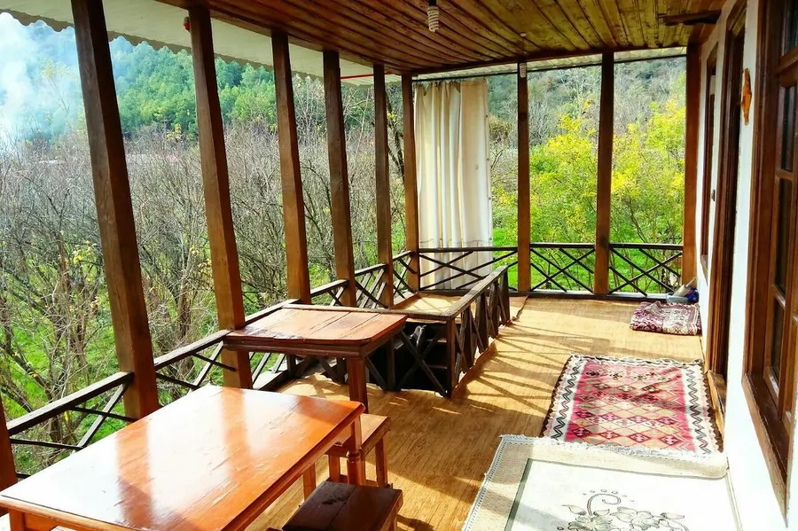 تصویر ۱ - خانه اربابی سنتی روستائی در  تالش