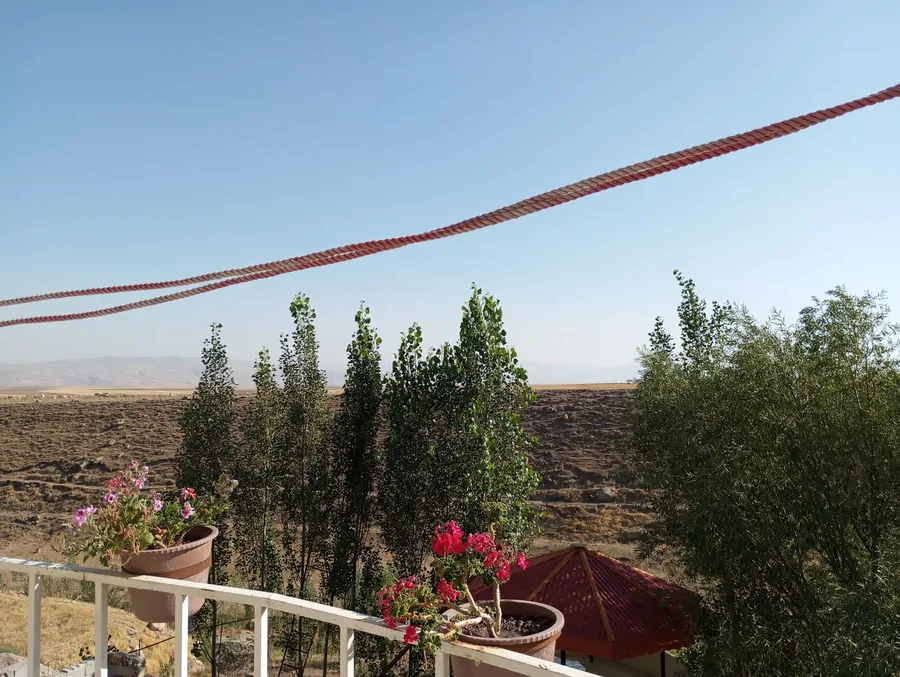 تصویر ۱ - ویلا الاچیق سفید 2 در  سرعین