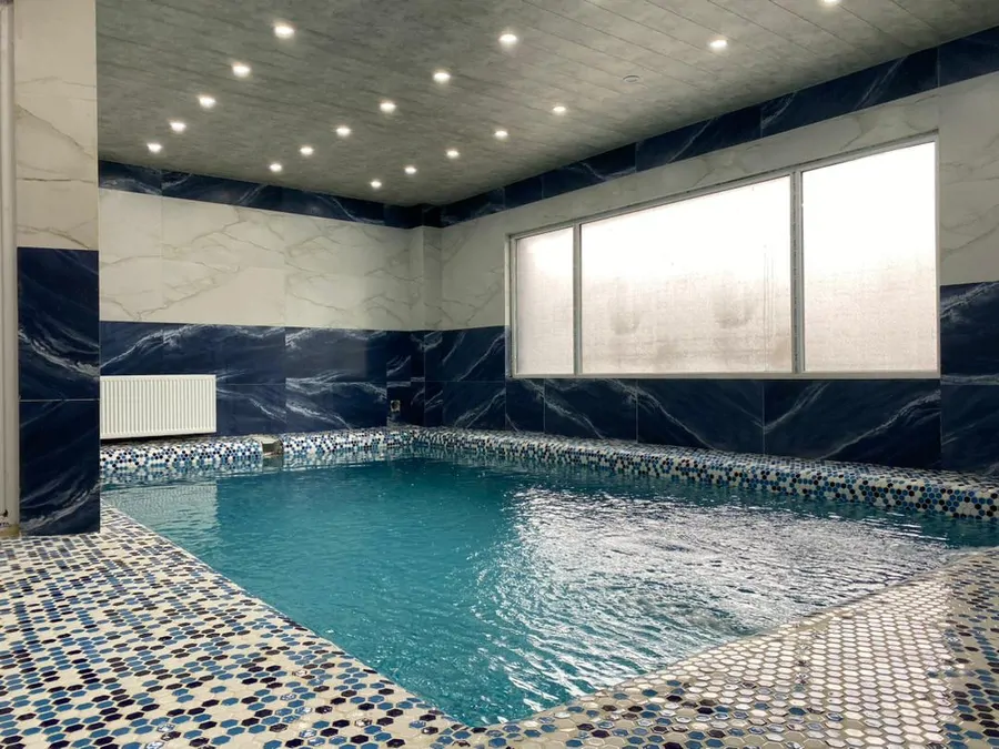 تصویر ۱ - ویلا استخردار آبگرم رایا (۱) با بیلیارد در  متل قو