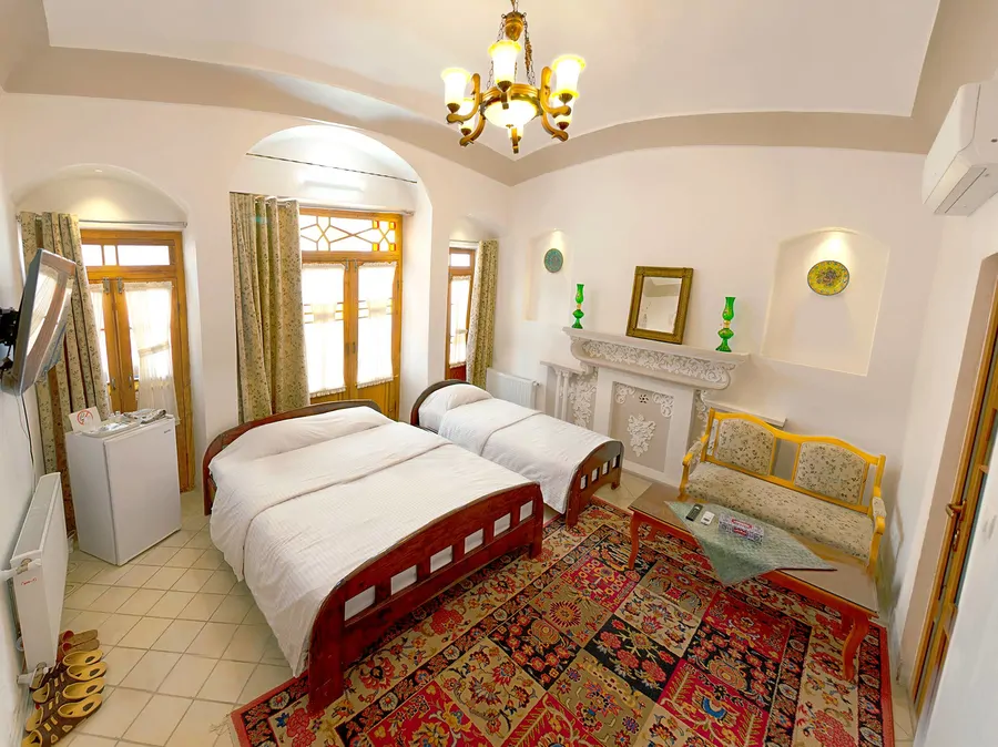 تصویر ۱ - هتل سنتی خانه معمار(شاهنشین همکف) در  کاشان