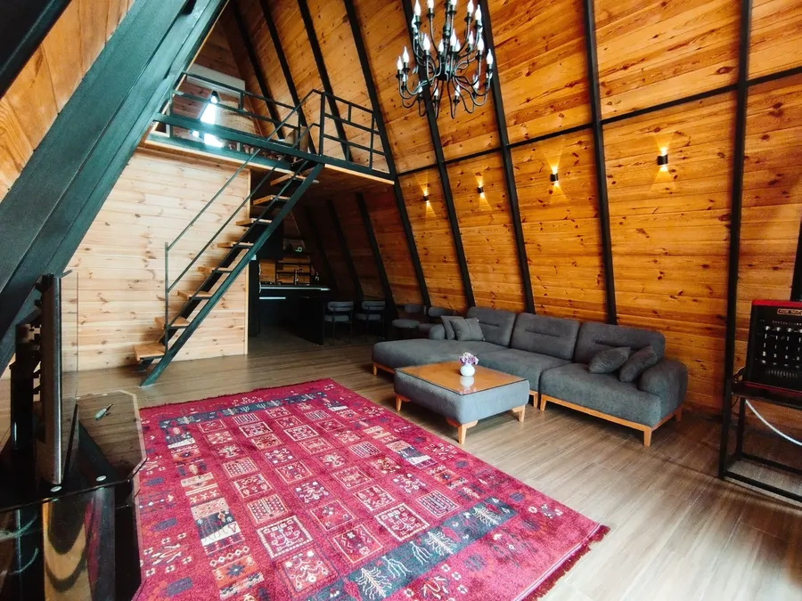 تصویر ۱ - کلبه کلبه سوئیسی با استخر و تراس دلباز در  آستانه اشرفیه