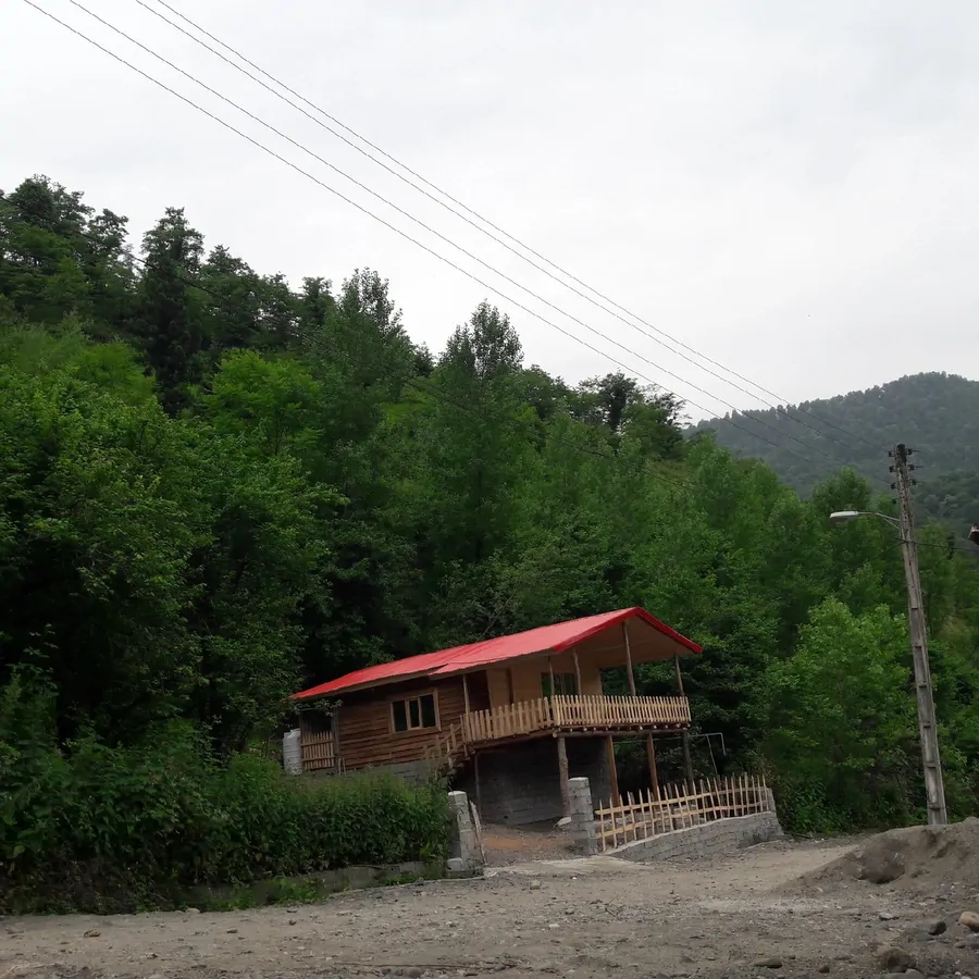 تصویر ۱ - کلبه  چوبی جنگلی در  لفور