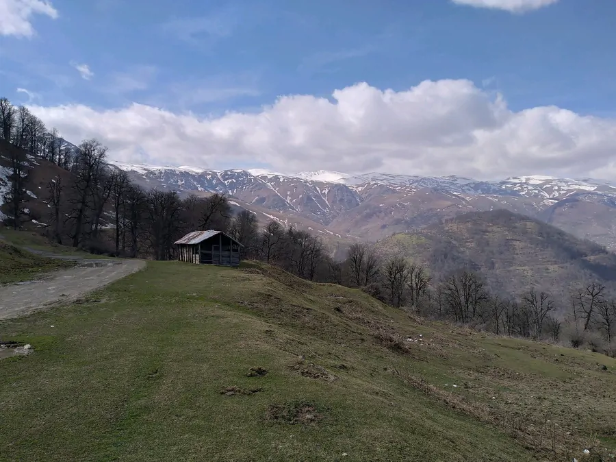 تصویر ۱ - روستایی و عشایری منظره وطبیعت کوهستانی و جنگلی با محیط باز در پونل