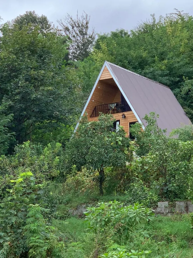 تصویر ۱ - کلبه جنگلانه در اسالم