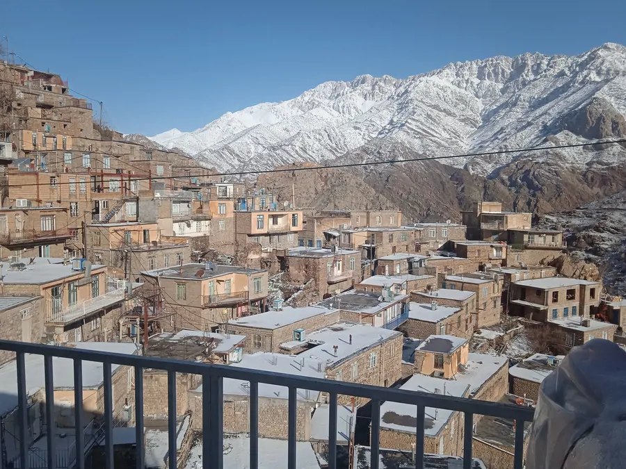 تصویر ۱ - خانه منظره رو روستا باغها وکوه در  پاوه