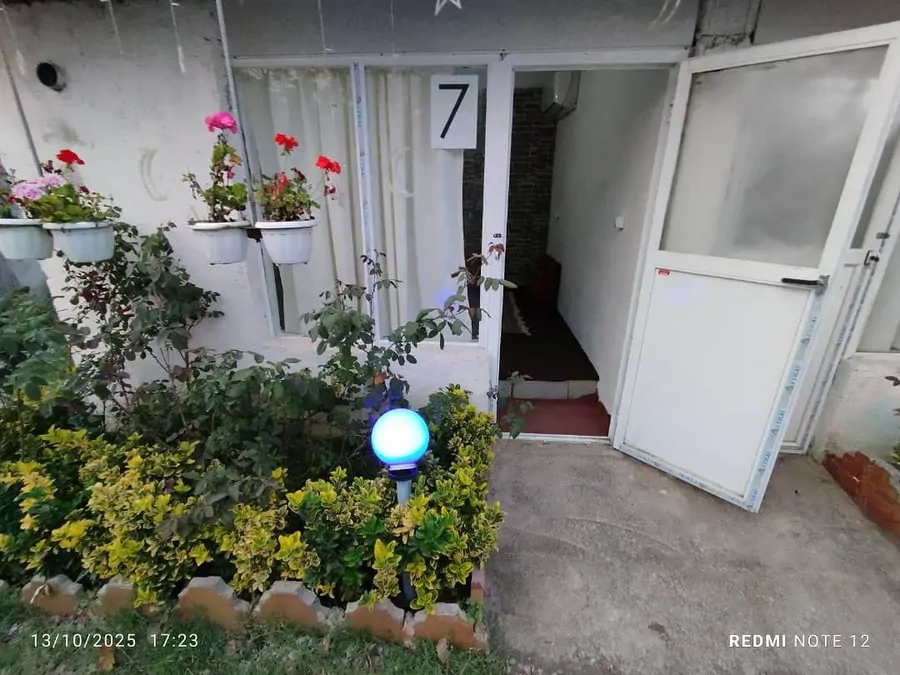 تصویر ۱ - مهمانسرا اقامتگاه اقتصادی ساحلی در  انزلی