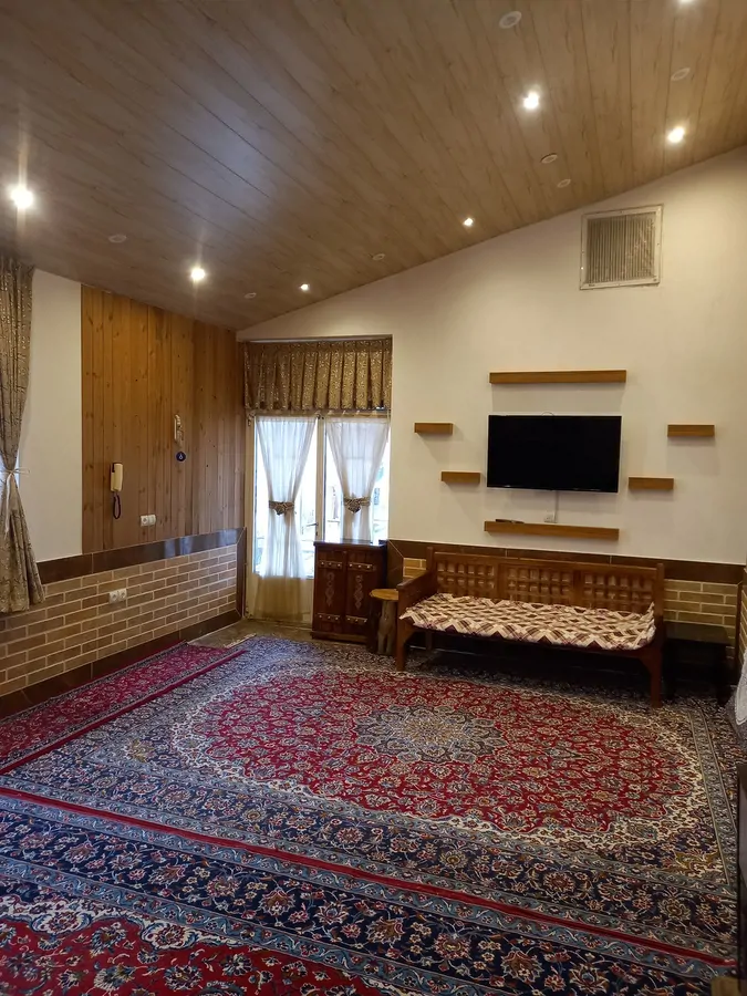 تصویر ۱ - ویلا باغ امید در  قمصر
