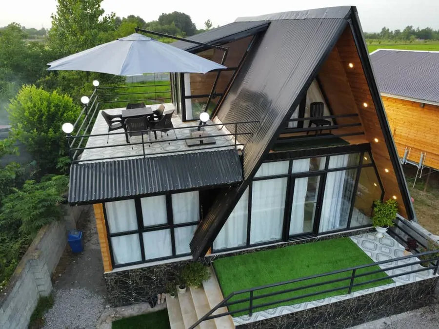 تصویر ۱ - کلبه سوئدی مدرن آینور در  ماسال