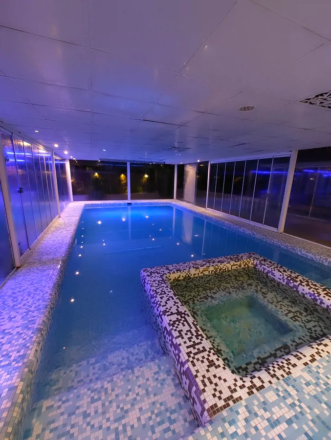 تصویر ۱ - ویلا استخردار آبگرم شادن با جکوزی و ایرهاکی در  رودهن