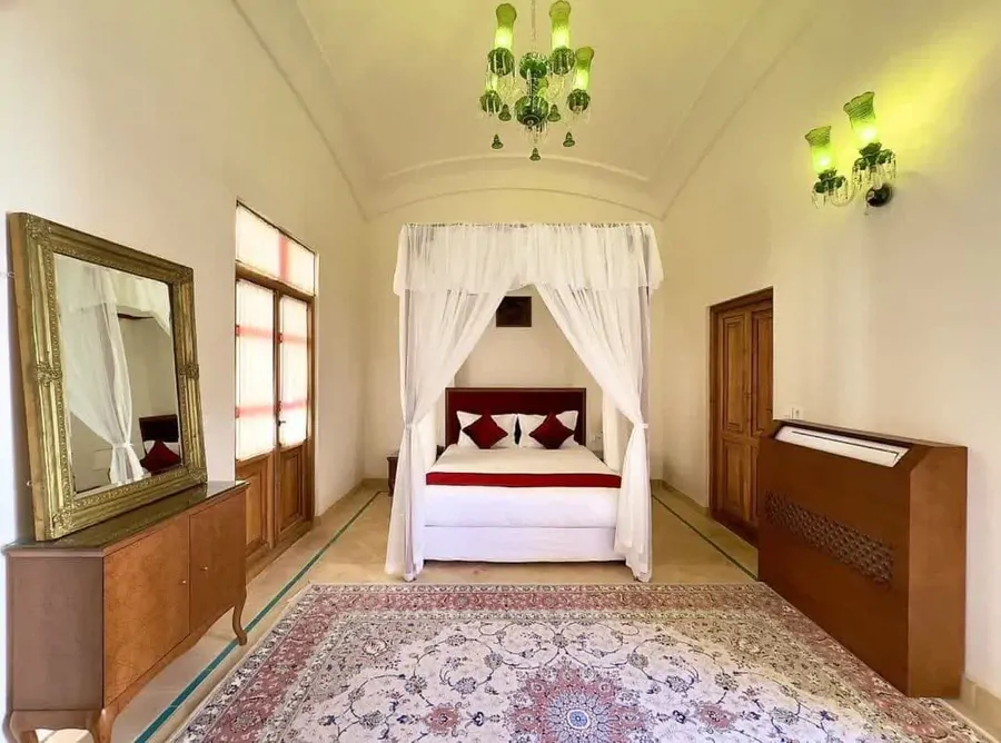 تصویر ۱ - هتل سنتی عمارت ماندگار(108 _ خانواده) در  کاشان