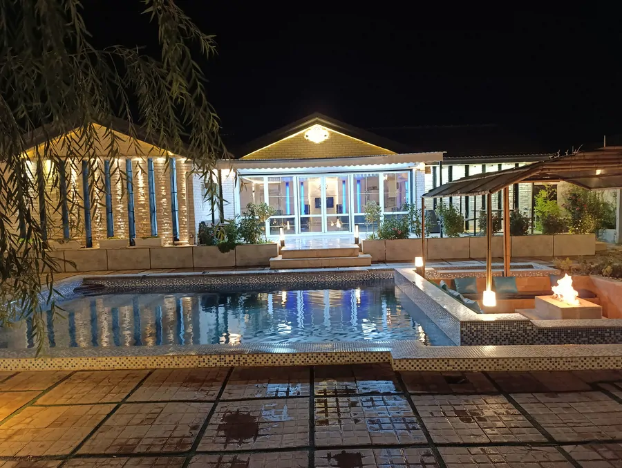 تصویر ۱ - ویلا ویلا استخردار آبگرم عمارت سفید در  مشهد