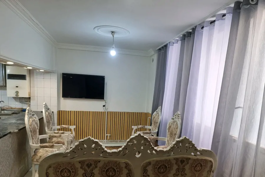 تصویر ۱ - آپارتمان پورعزیزی (زیرهمکف) در خیابان اجاره دار در تهران